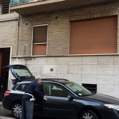 Uomo trovato morto nella propria abitazione in via Cappellutti