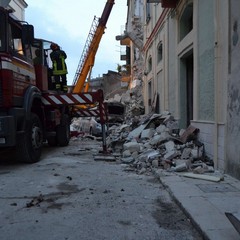 Crolla palazzina all'ingresso dei Sassi, in via Piave