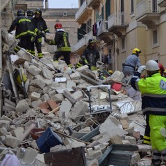 Crolla palazzina all'ingresso dei Sassi, in via Piave