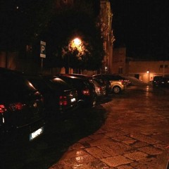 I parcheggi notturni in piazza San Francesco