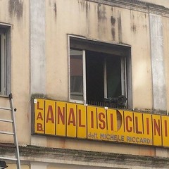 In fiamme il laboratorio di analisi in centro