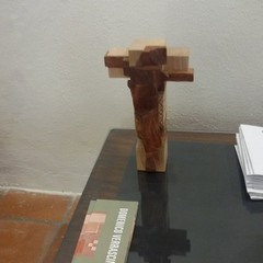 Un crocifisso in legno per Monsignor Ligorio