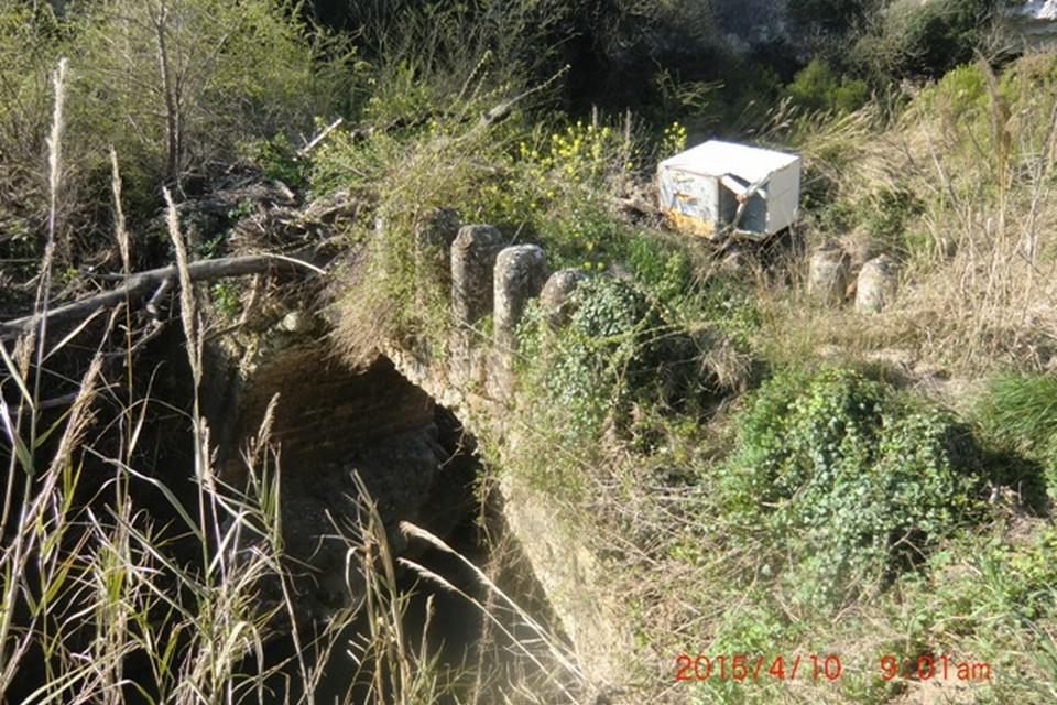 A rischio crollo il ponte “romano” sulla gravina di Picciano