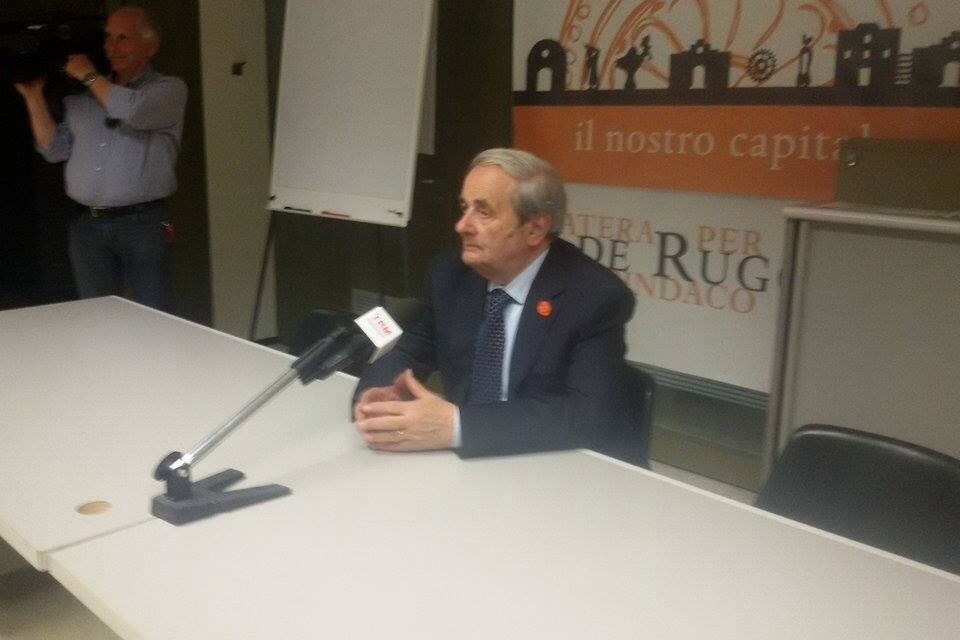 Primo incontro con la stampa per il nuovo sindaco