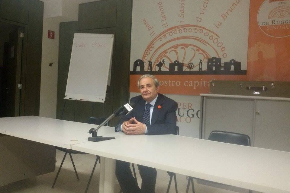 Primo incontro con la stampa per il nuovo sindaco