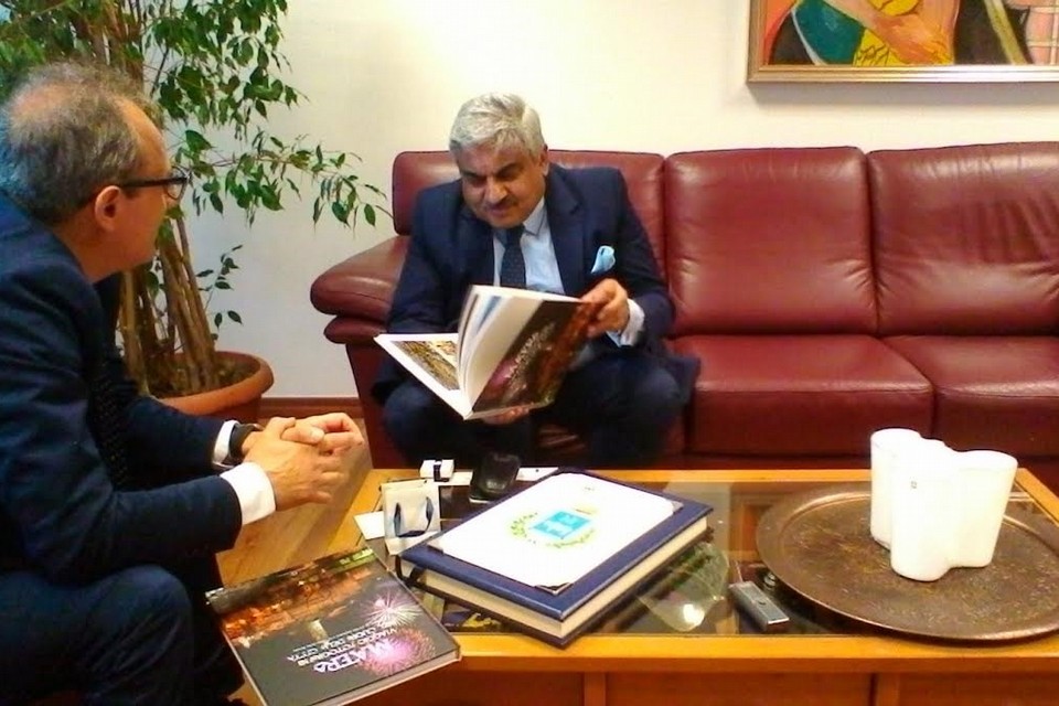 Vice sindaco Giovanni Schiuma e Ambasciatore indiano Anil Wadhwa