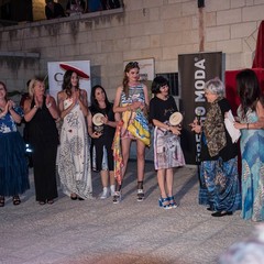 Premiazione Anna Rotella Vincitrice sezione Eco Friendly e Aline Sanchez Pereira sezione Pr t Porter ph Enzo DellAtti