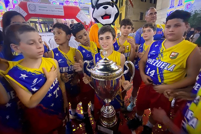 Minibasket in piazza, vince di nuovo Caracas