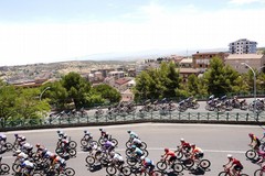 Ciclismo: Matera, partenza di tappa del Giro dei giovani campioni