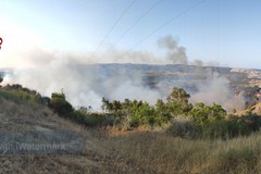 Incendi: situazione drammatica a Pisticci, fumo su Basentana e in galleria