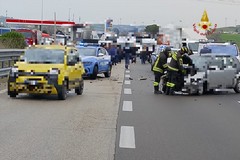 Incidente sulla strada statale 99, tre persone ferite