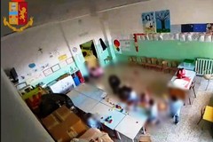 Maltrattamenti ai bambini dell'asilo, sospesa una maestra