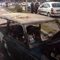 In fiamme una vecchia Mini in via Trabaci