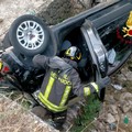 Fuori strada con l'auto, ferito un 41enne