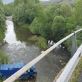 Furgone finisce nel fiume dopo incidente su Basentana