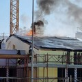 Incendio nel cantiere della scuola Bramante