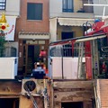Incendio in un appartamento, una persona soccorsa per malore
