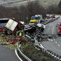 Tragico incidente sulla Basentana, autotrasportatore morto