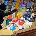 Rapina in una farmacia, arrestato 26enne
