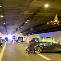 Incidente in galleria, un ferito