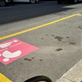 Parcheggi: sono in vigore gli spazi rosa, serve il permesso