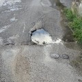 Strade colabrodo e incidenti ai cittadini