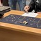 Truffano e rubano gioielli a donna anziana, due arresti