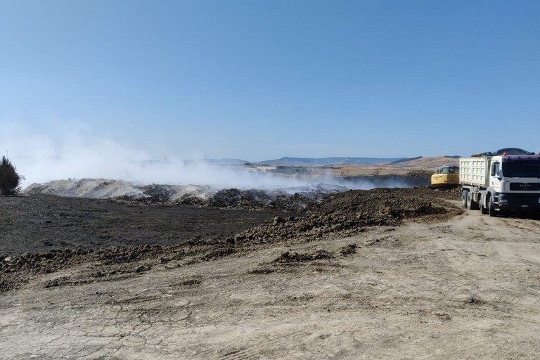 incendio discarica la martella