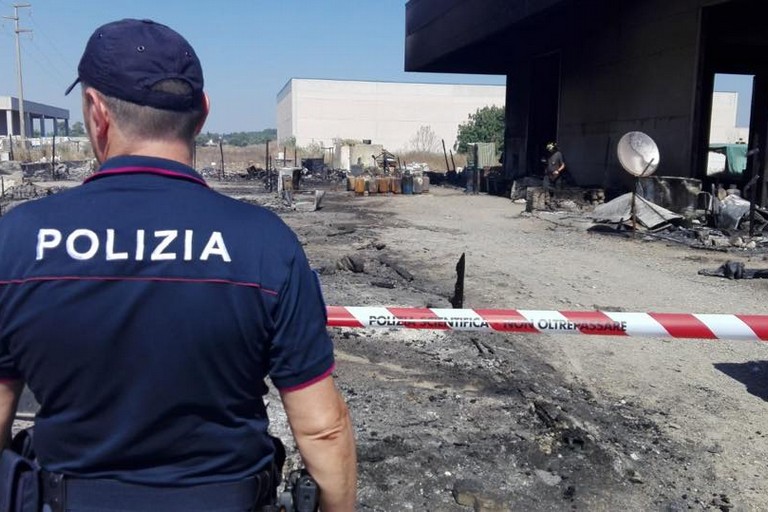 Incendio tragico, indagini della Polizia