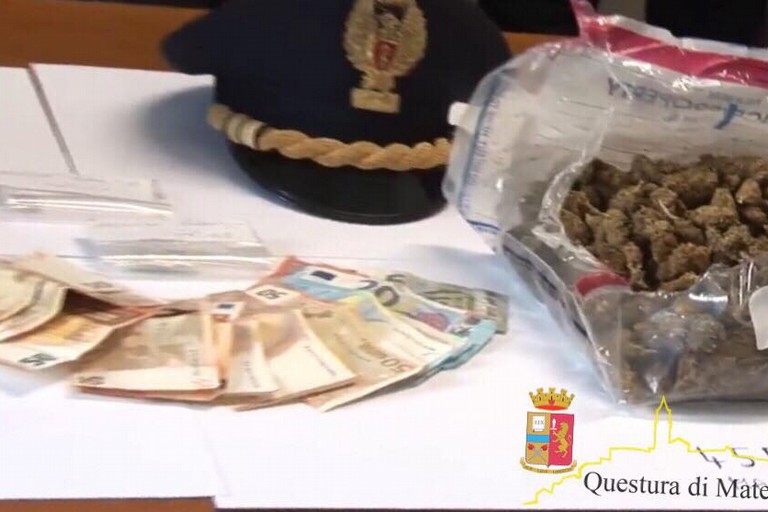 marijuana soldi operazione polizia