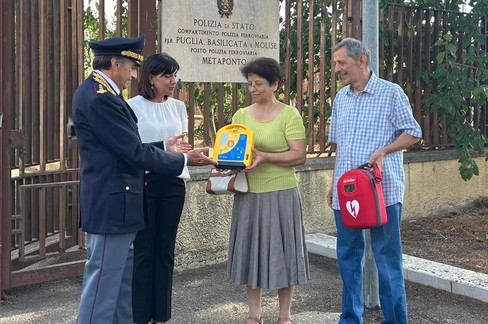 Donato un defibrillatore alla Polizia ferroviaria