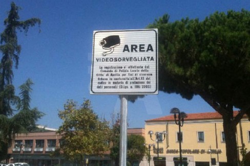 Installate telecamere di controllo presso tre scuole