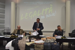 La conferenza in Camera di Commercio con la GdF