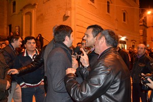 La piazza in rivolta contro la politica