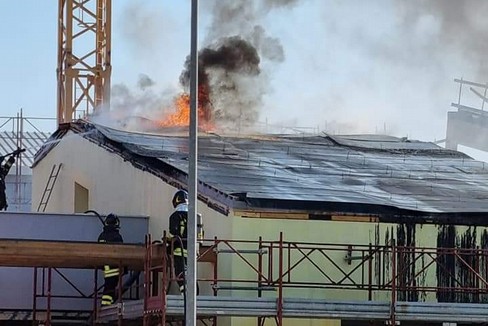 Incendio alla scuola Bramante