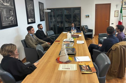 Incontro al Comune con giovani della comunità dei "Ritornati "