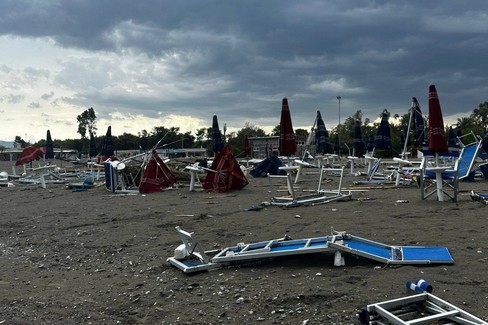 Tromba d'aria a Policoro, danni in città e nei lidi