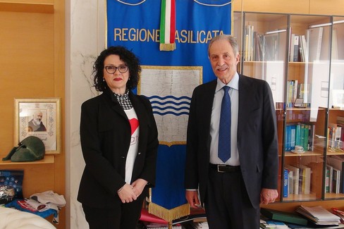 Dea per sempre, un libro sulla fragilità degli adolescenti