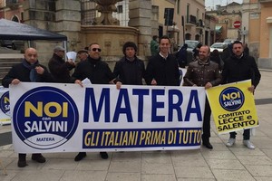 “Noi con Salvini”, il sit-in contro l’immigrazione clandestina