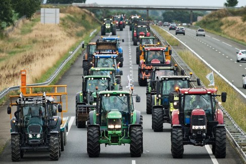 agricoltori - agricoltura - protesta