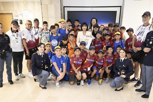I ragazzi del mini-basket visitano la Questura