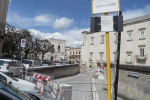 Accesso ai Sassi chiuso in via Ridola