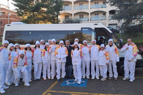 Milano-Cortina: la fiamma olimpica accolta a Matera