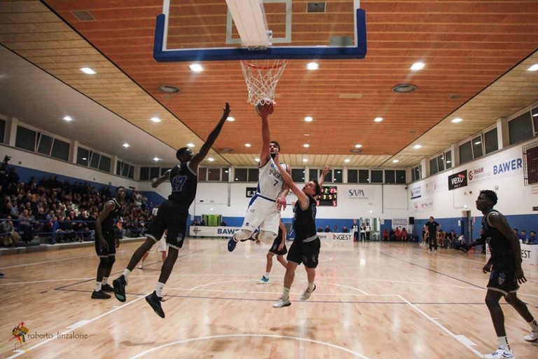 Olimpia Basket Matera  vs stella azzurra Roma. <span>Foto Roberto Linzalone</span>