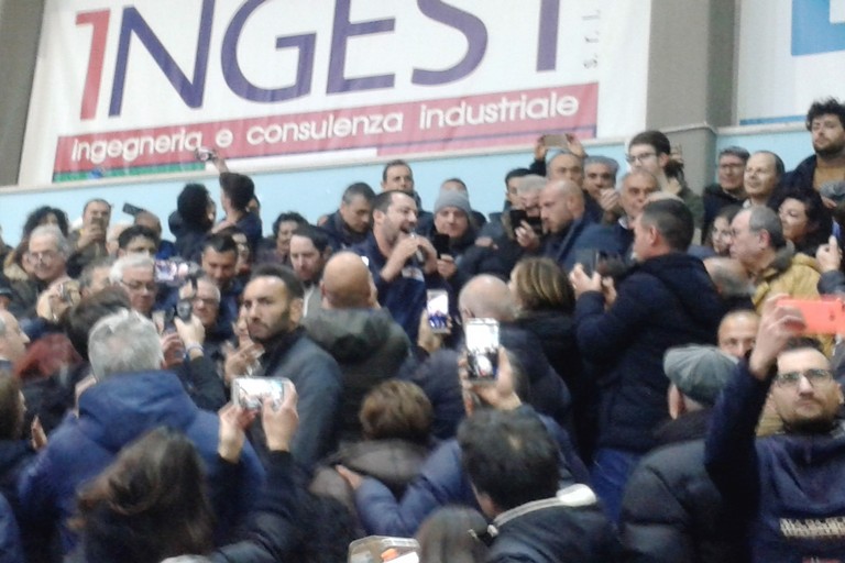 Salvini a Matera: parla nel pubblico