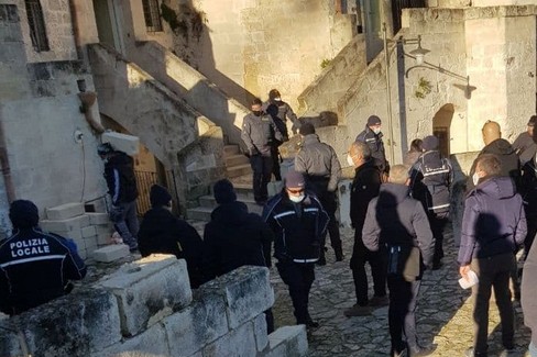 Forze dell'ordine nei Sassi - foto Comune di Matera